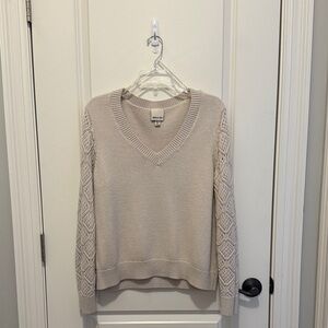 Universal Thread Women's Cream V-Neck Sweater